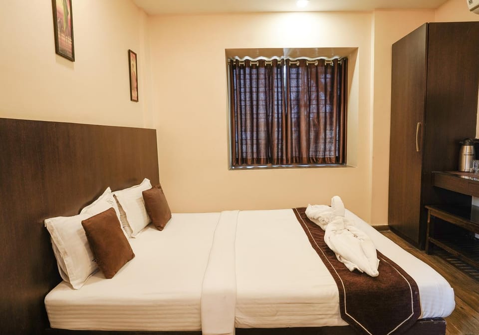 Hotel Sheldon International Near Science City Hotel in Kolkata