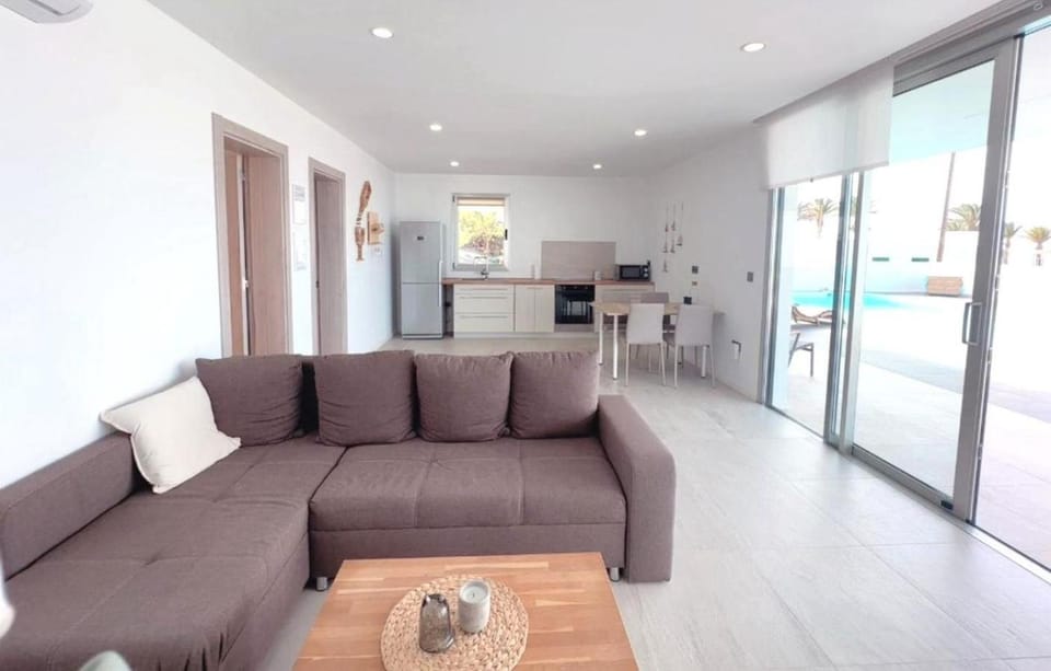 Living room, Dining area, kitchen