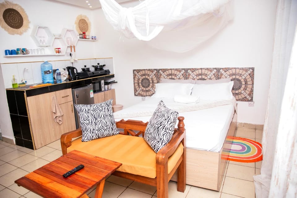 Kitchen or kitchenette, Living room, Bedroom