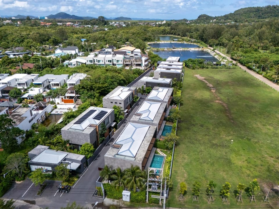 Neighbourhood, Bird's eye view