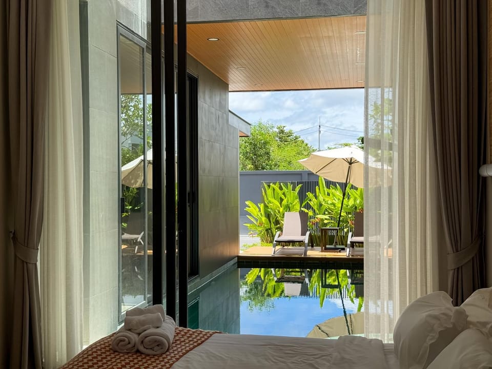 Patio, Balcony/Terrace, Seating area, Garden view, Pool view, Swimming pool