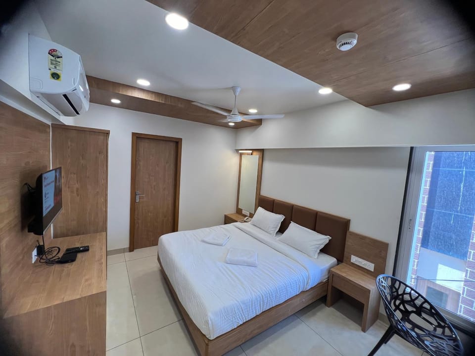 Bed, Bedroom, air conditioner