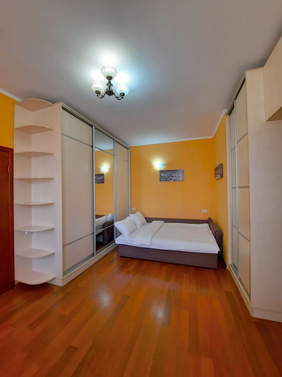 Bed, Photo of the whole room, Bedroom, fireplace, wardrobe