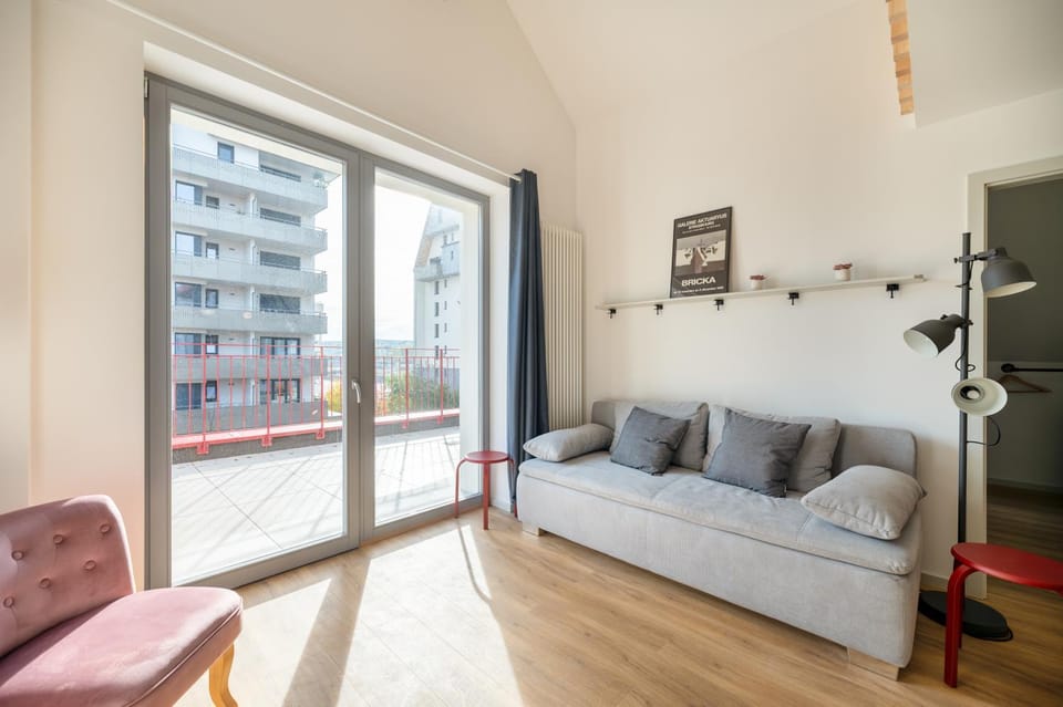 View (from property/room), Balcony/Terrace, Living room, Seating area