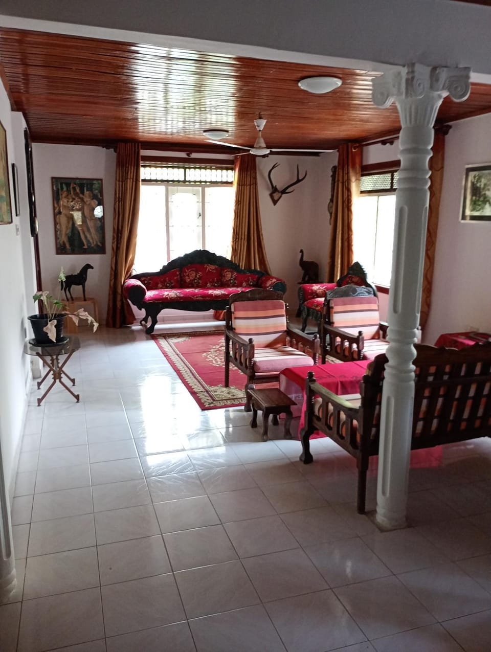 Living room, Seating area