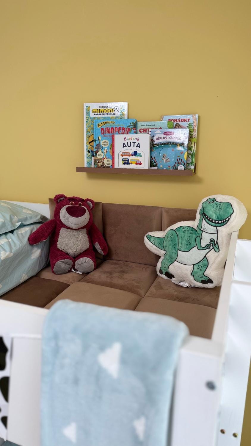 Seating area, Bedroom, furniture