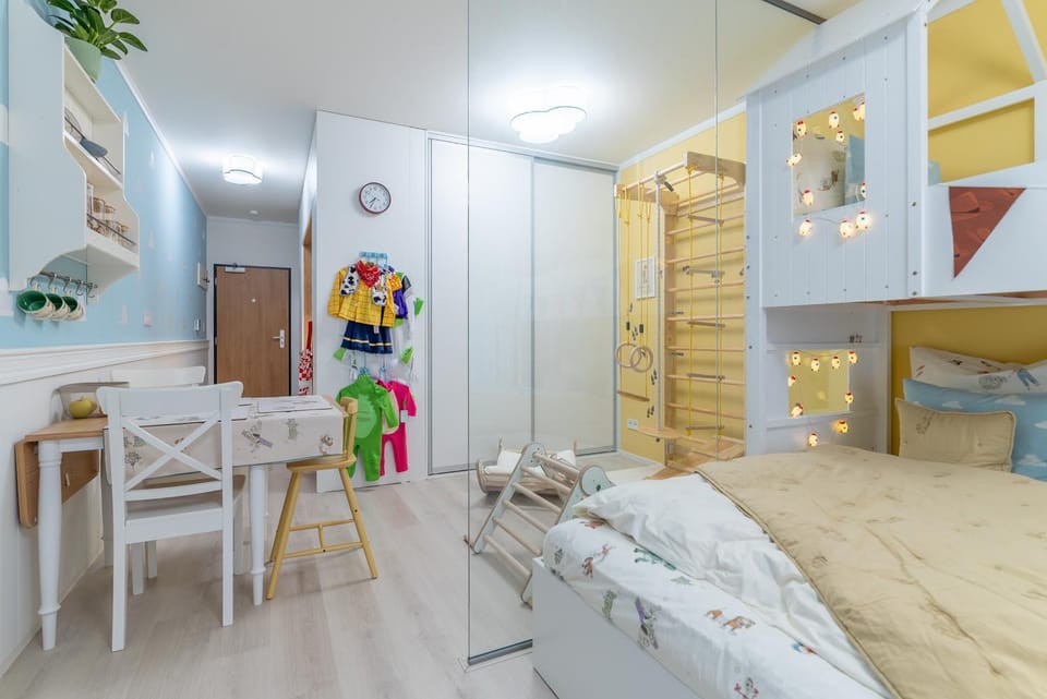 Bed, Photo of the whole room, Dining area, Bedroom, wardrobe