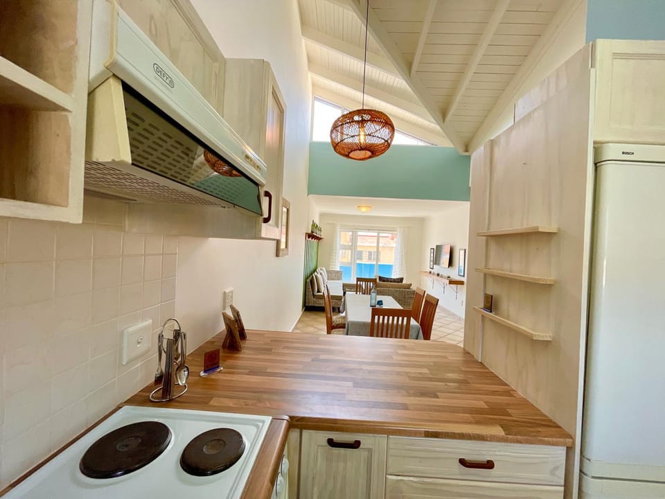 Dining area, kitchen