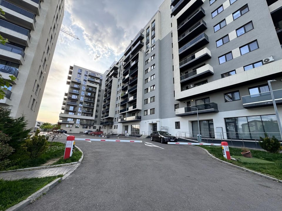 Piano Ap White Apartment in Craiova