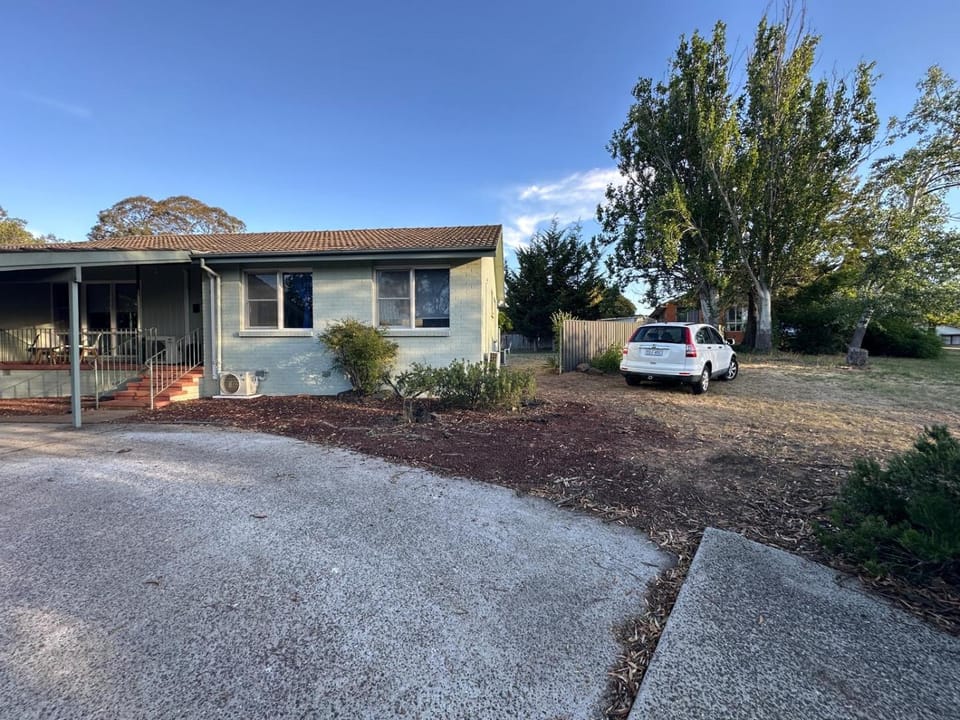 Canberra Hospital Locum Welcome Entire Family Home House in Canberra