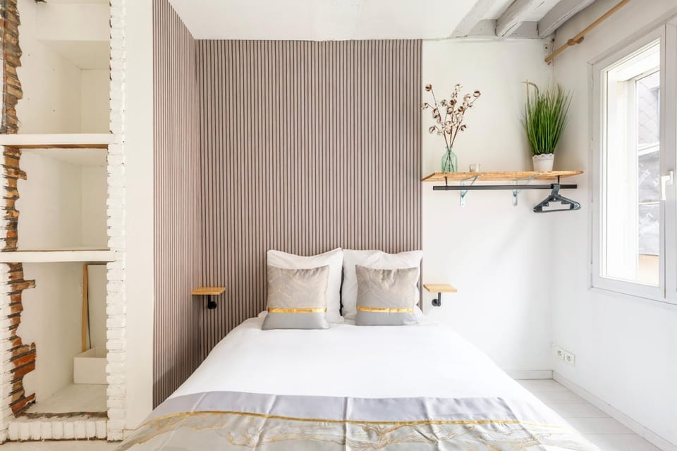 Bed, Photo of the whole room, Bedroom