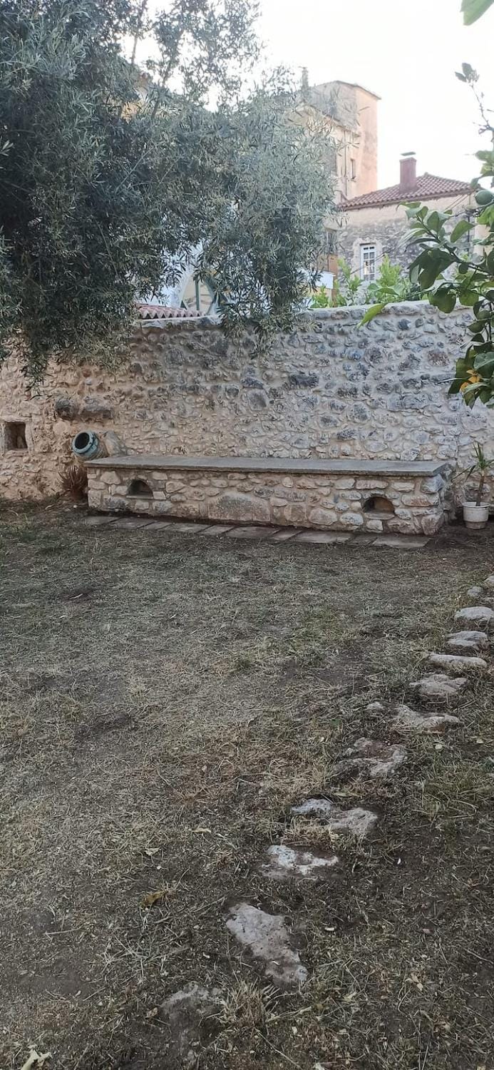 Eleonoras House Apartment in Leonidio