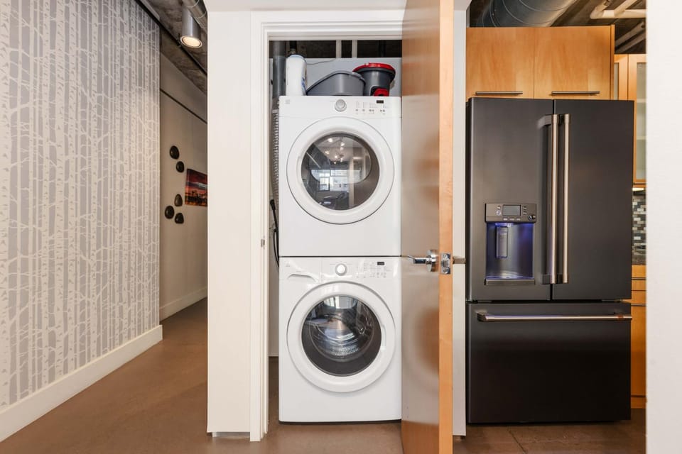 Union Station downtown and gameday retreat! Apartment in LoDo