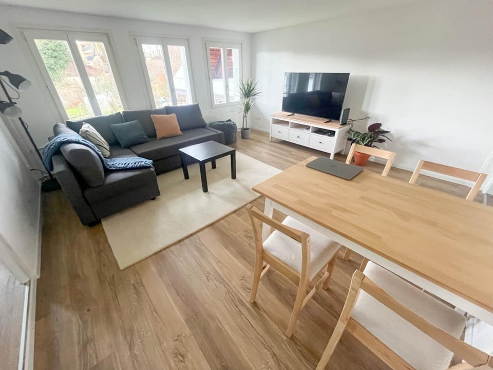 TV and multimedia, Dining area