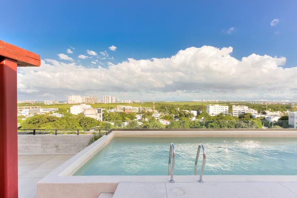 Property building, Restaurant/places to eat, Balcony/Terrace, Fitness centre/facilities, Area and facilities, Supermarket/grocery shop, Shopping Area, Swimming pool, Swimming pool, Location