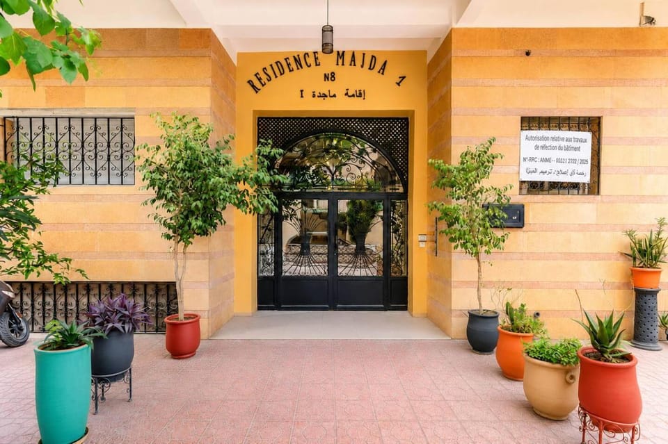 Property building, Facade/entrance, Neighbourhood