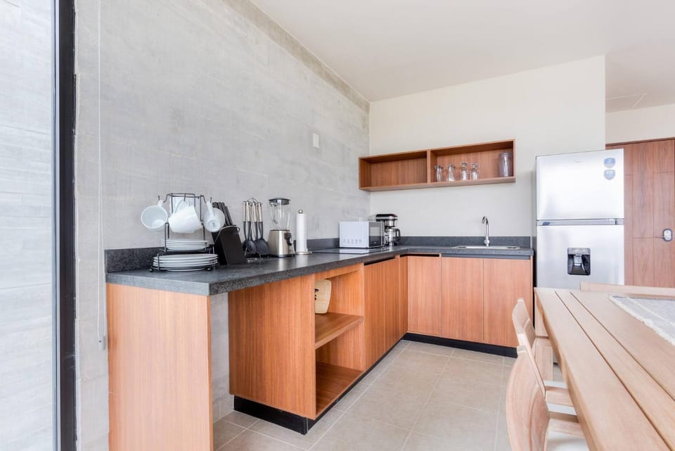 Property building, Restaurant/places to eat, Fitness centre/facilities, Area and facilities, Supermarket/grocery shop, Shopping Area, Swimming pool, Location