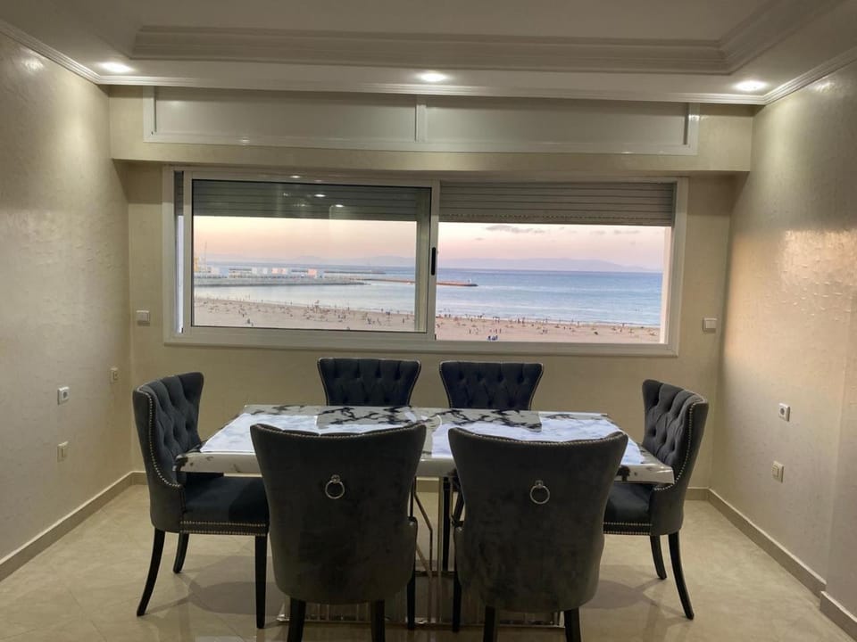 Appartement vue Corniche Tanger Apartment in Tangier