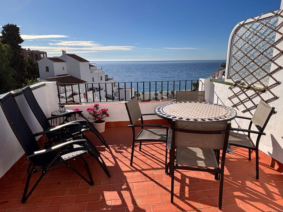 Day, Summer, View (from property/room), Balcony/Terrace, Seating area, Dining area, Garden view, Garden view, Sea view, Sunrise, Sunset
