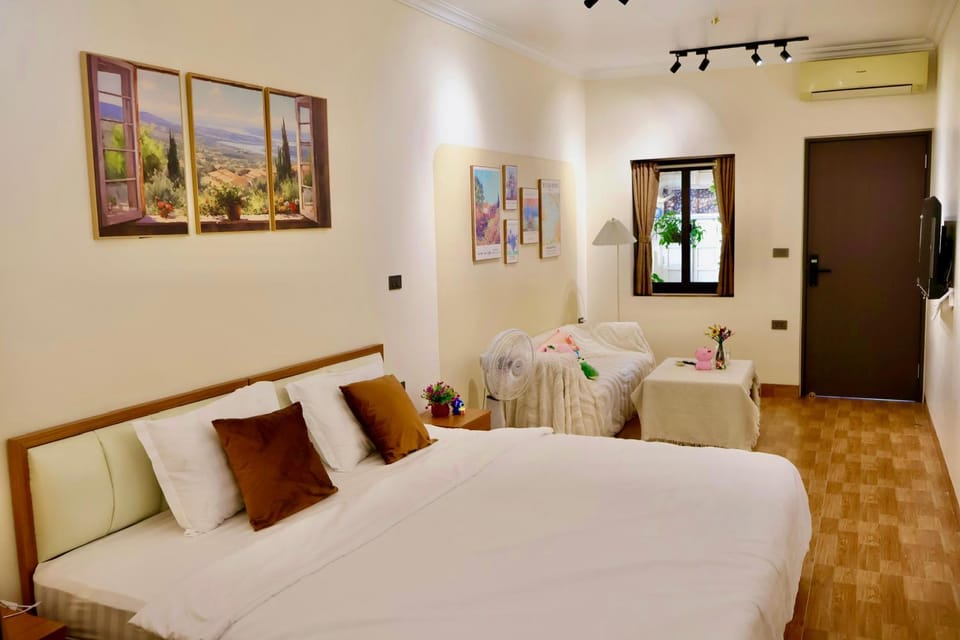 Property building, Living room, Bedroom