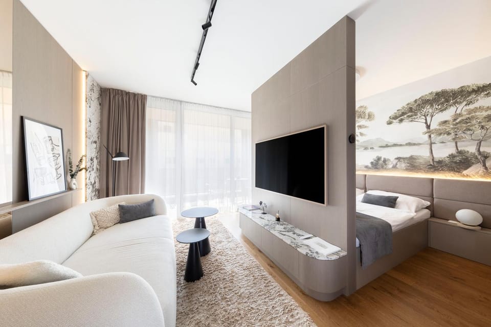 BOHÉME-City Center-Castle-Riverside-Self check-in-Aircondition Apartment in Bratislava