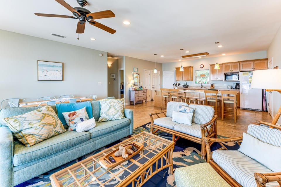 Gulf Shores Gem w/ Beachfront Patio & Sunset Pier! House in West Beach