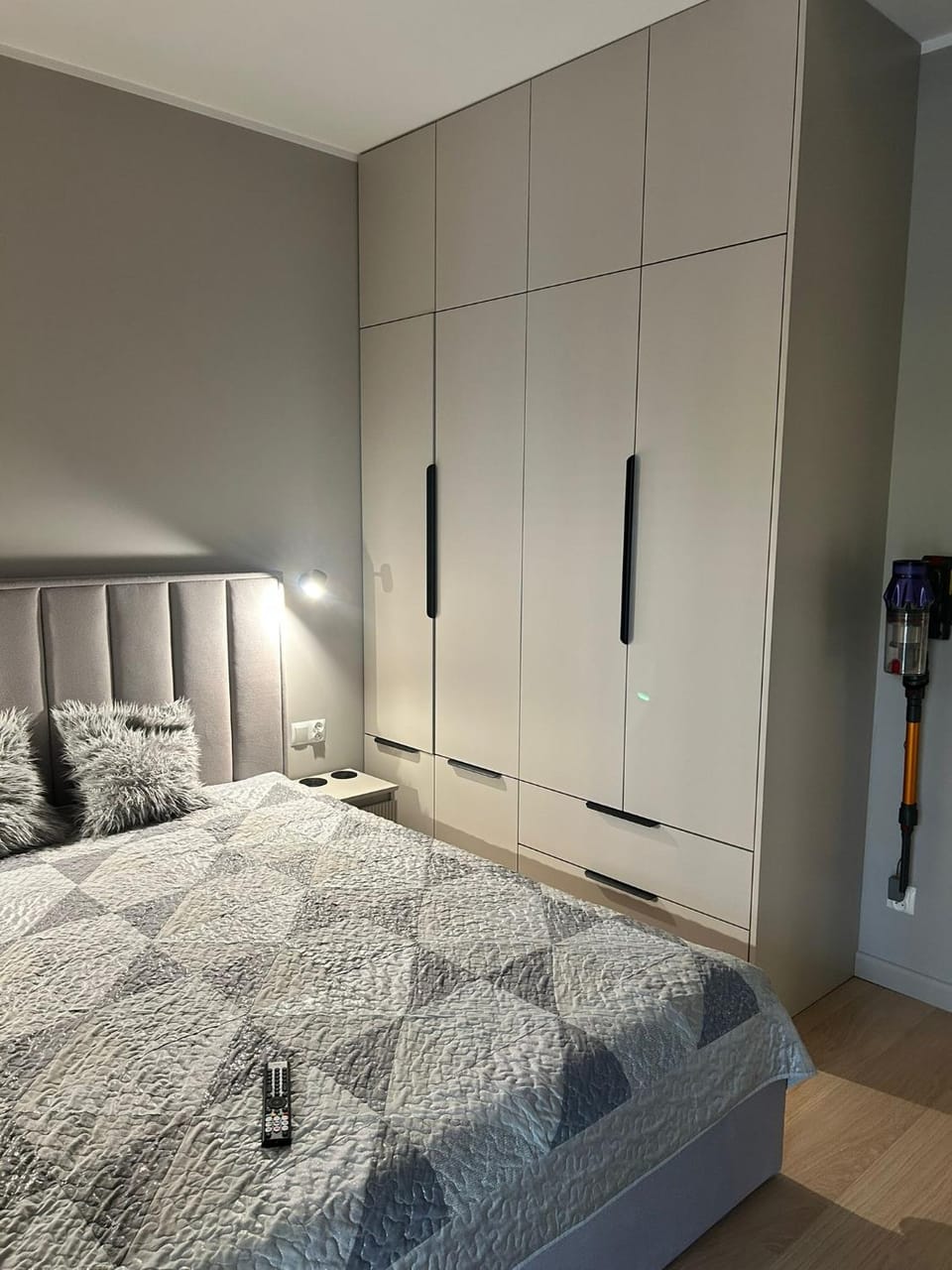 Bedroom, wardrobe