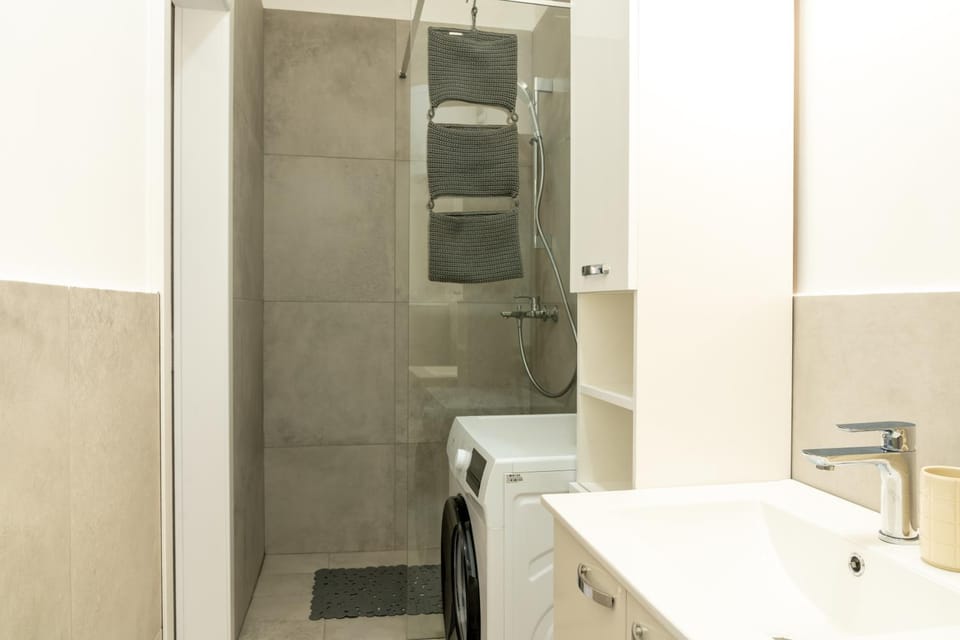Shower, Bathroom, washing machine