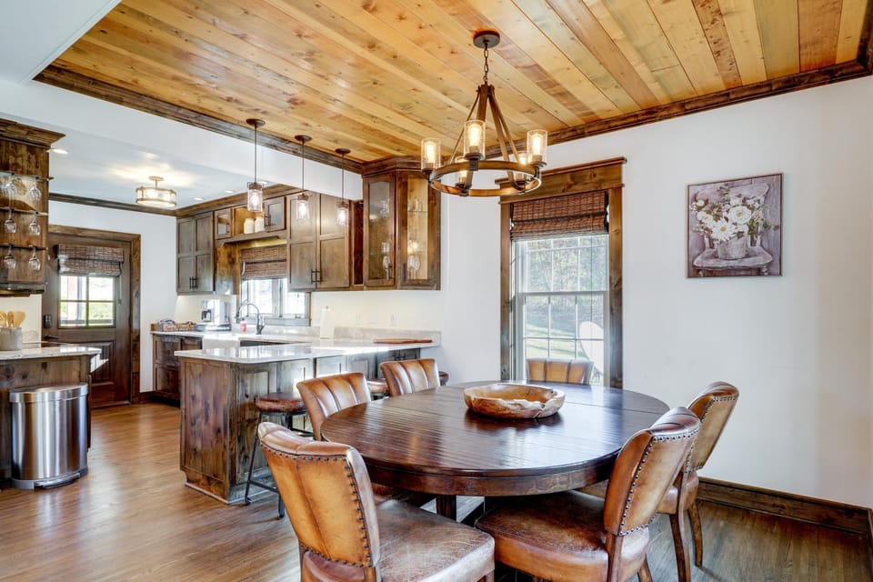Old Stone Cottage Retreat in the Heart of Missouri House in Ozark Mountains