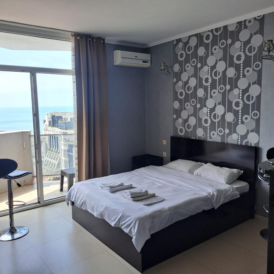 Bed, Bedroom, towels, air conditioner