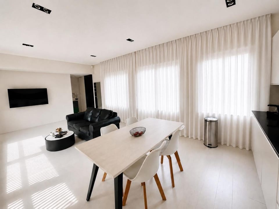Elegant Central Apartment Quiet and Bright Apartment in Brussels