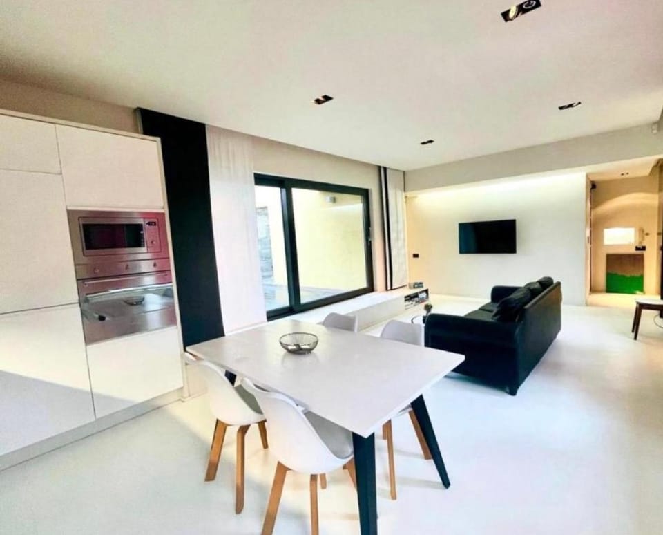 Elegant Central Apartment Quiet and Bright Apartment in Brussels