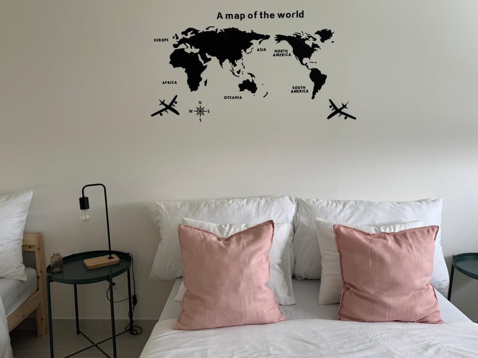 Bed, Photo of the whole room, Bedroom, Text overlay