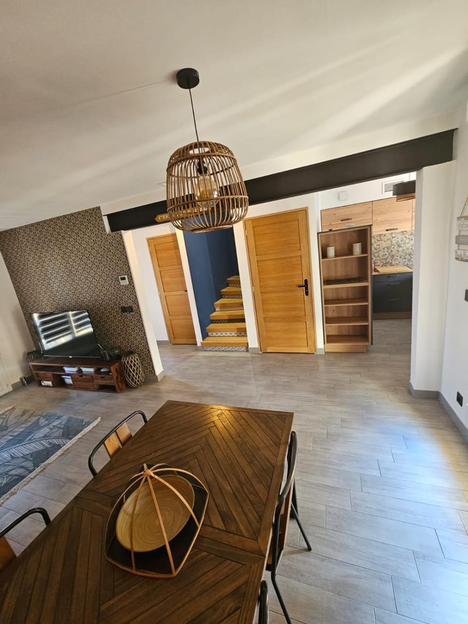 Living room, Dining area