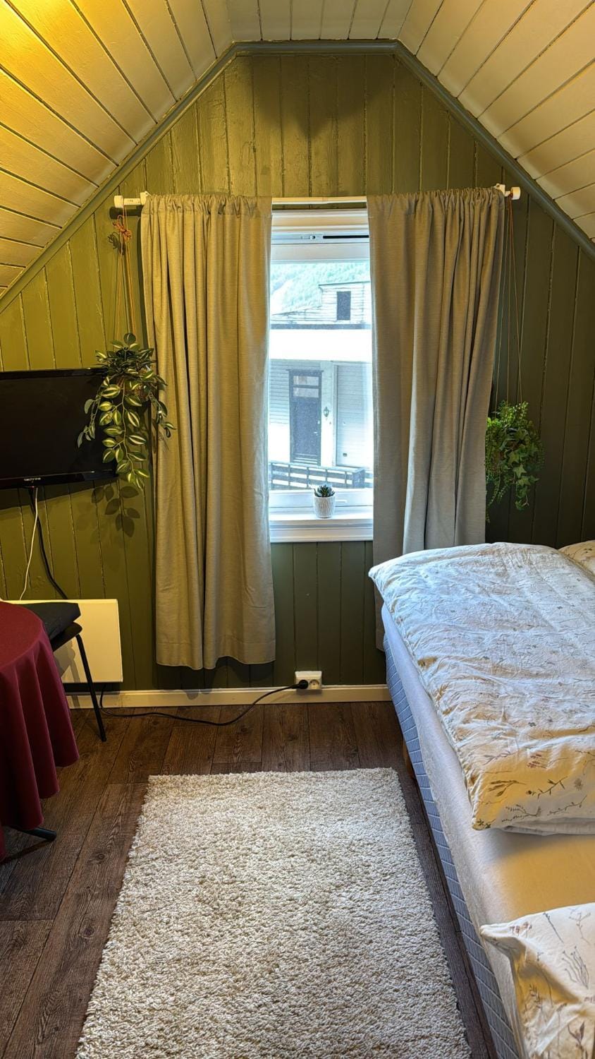 Cozy bedroom & basement with amenities Bed and Breakfast in Vestland