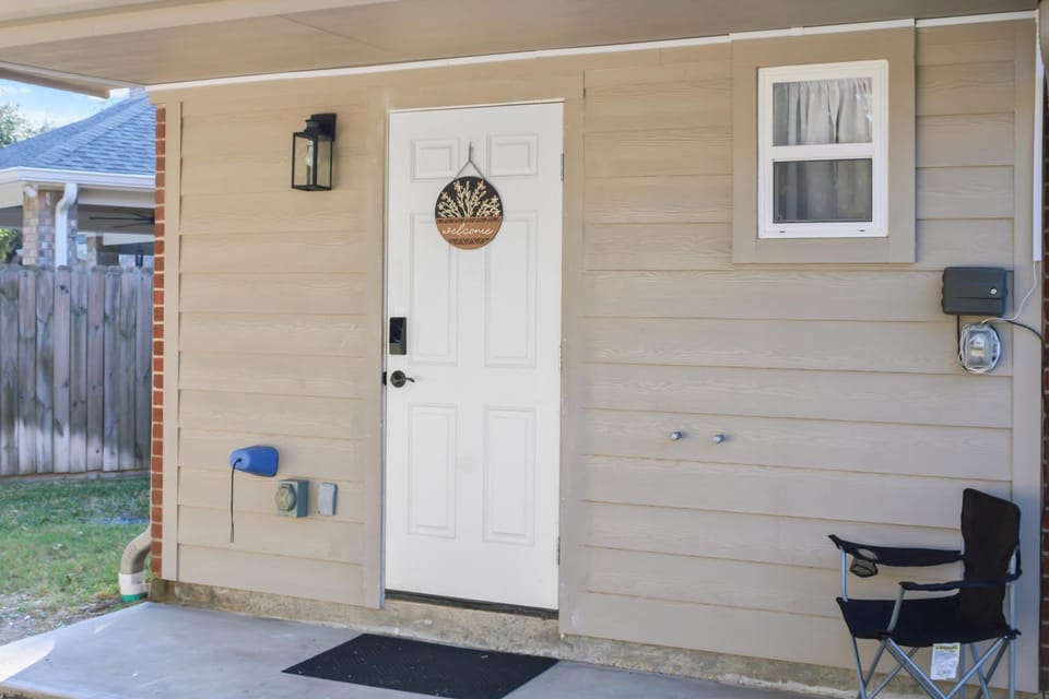 Facade/entrance, Day