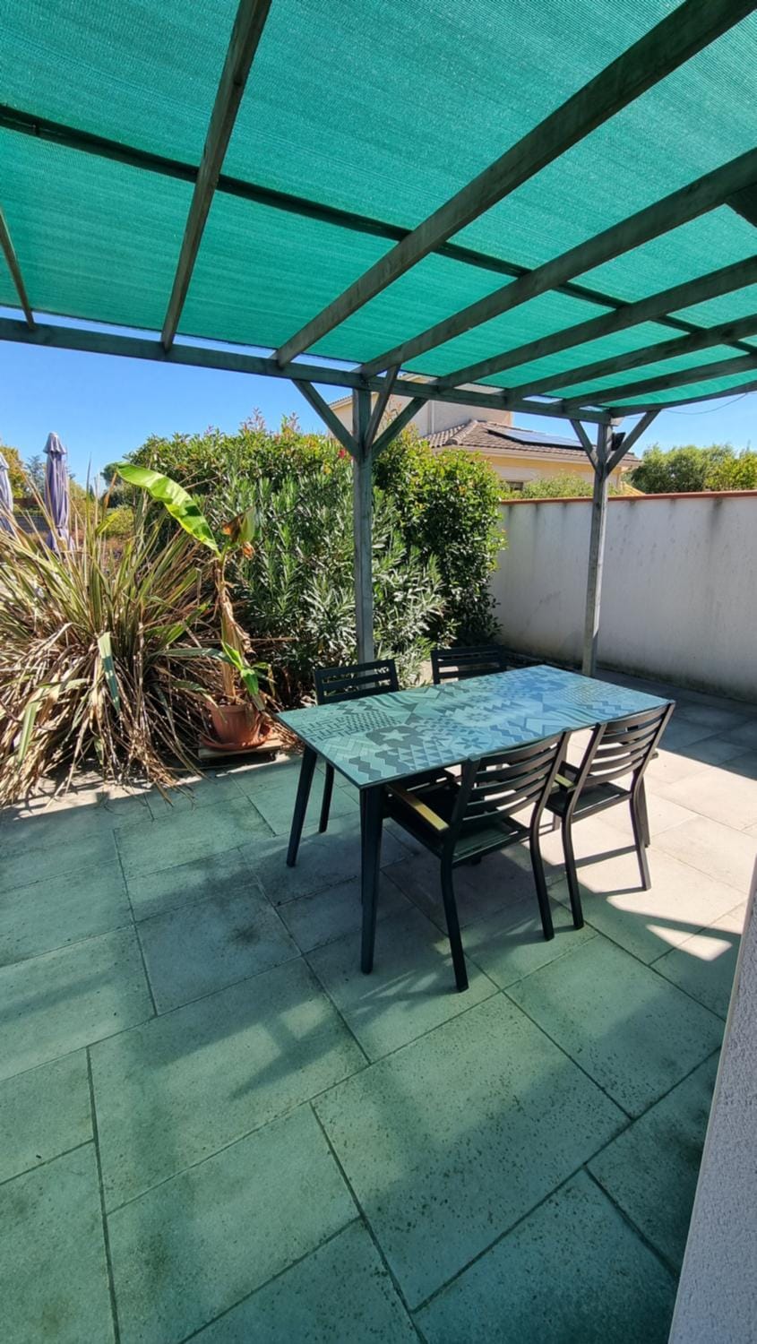 Patio, Dining area