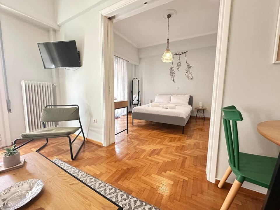 Cozy Athenian Nest Getaway Apartment in Athens