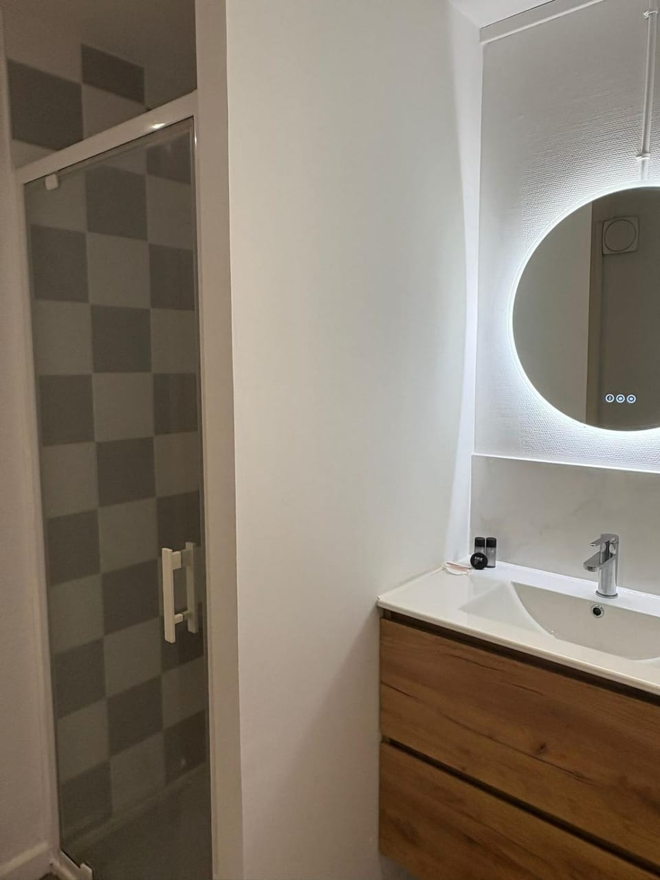 Dalikyda - Le Cosy - central - Proche de la gare Jacuzzi Apartment in Le Havre