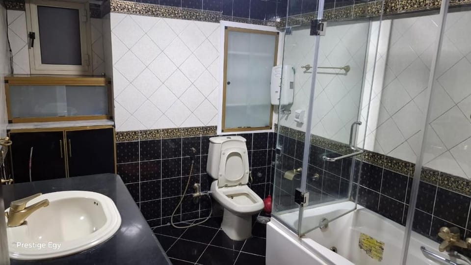 Shower, Toilet, Sauna, Steam room, Bathroom