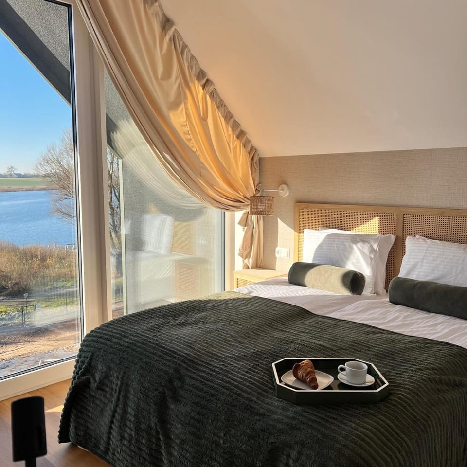 Bed, Natural landscape, View (from property/room), Photo of the whole room, Bedroom, Lake view