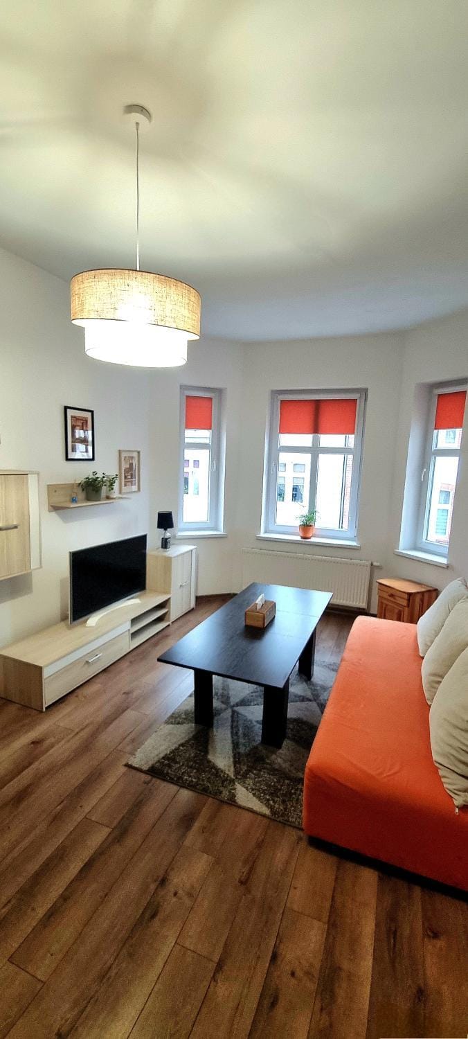 TV and multimedia, Living room, Photo of the whole room, Seating area, Evening entertainment