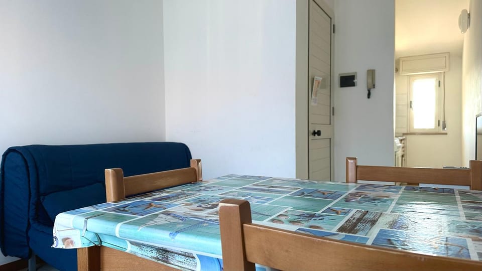 F005 - Fano, appartamento con terrazzo vicino al mare Apartment in Marche
