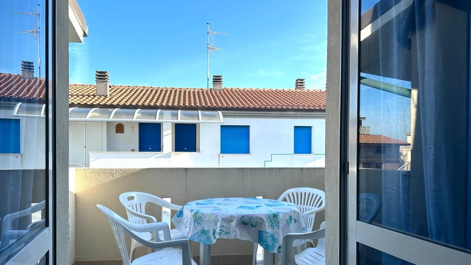 F005 - Fano, appartamento con terrazzo vicino al mare Apartment in Marche