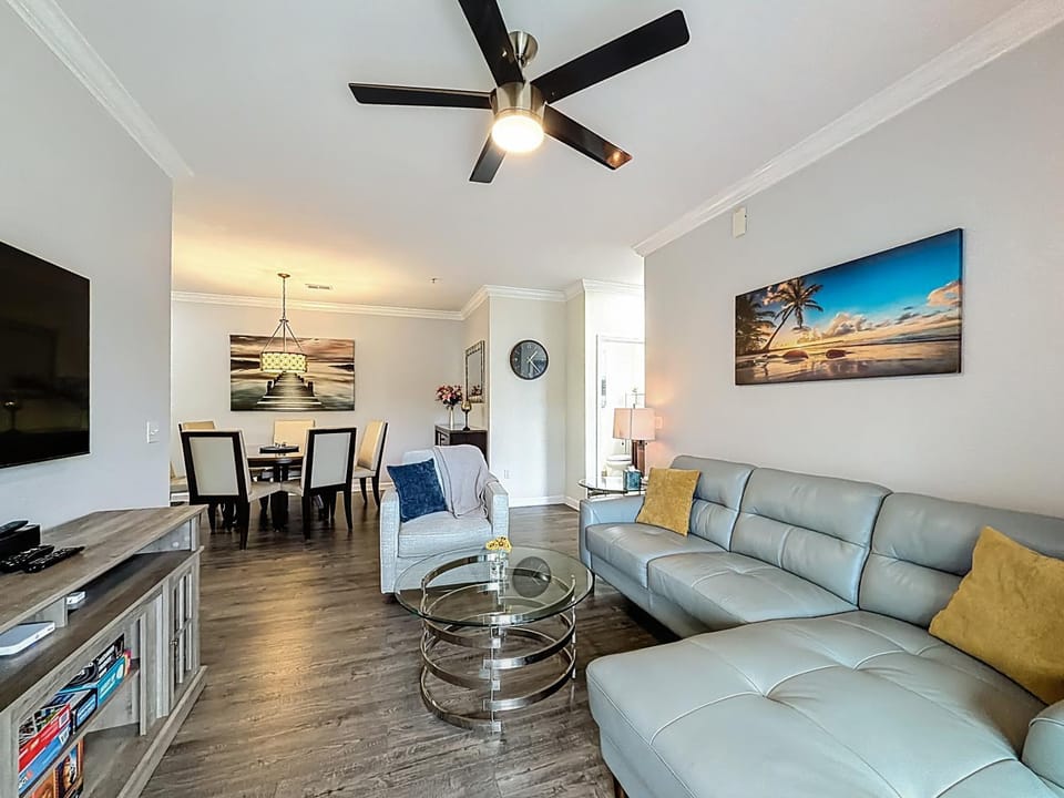 Comfy Tuscana Resort Stay Apartment in Four Corners