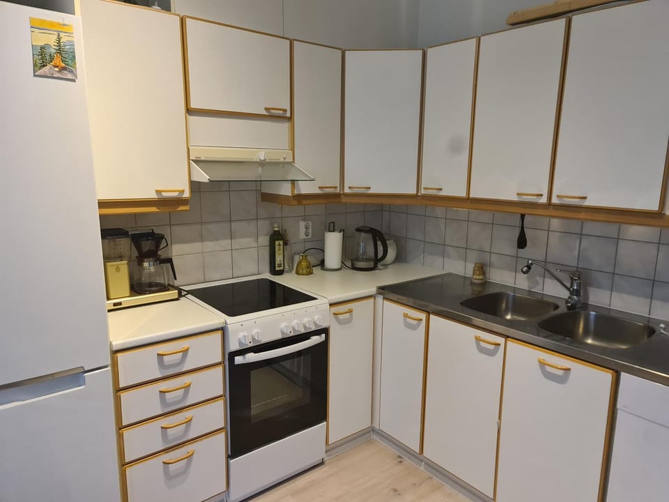 Coffee/tea facilities, Kitchen or kitchenette, dishwasher, toaster