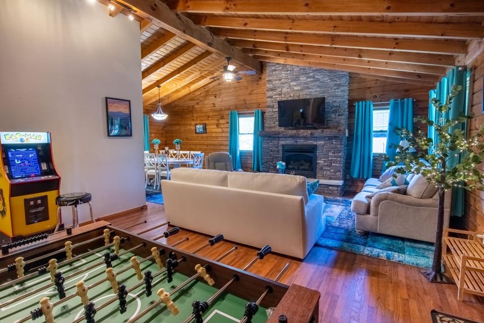 Game Room, Living room