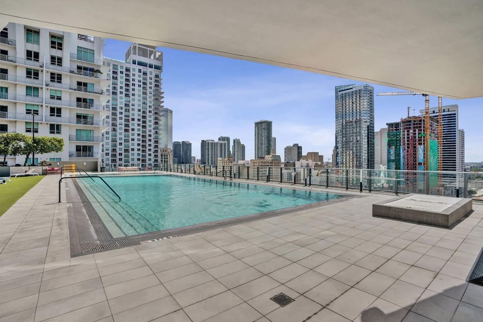 X Lounge VIII-Prime Corner Residence Apartment in Miami