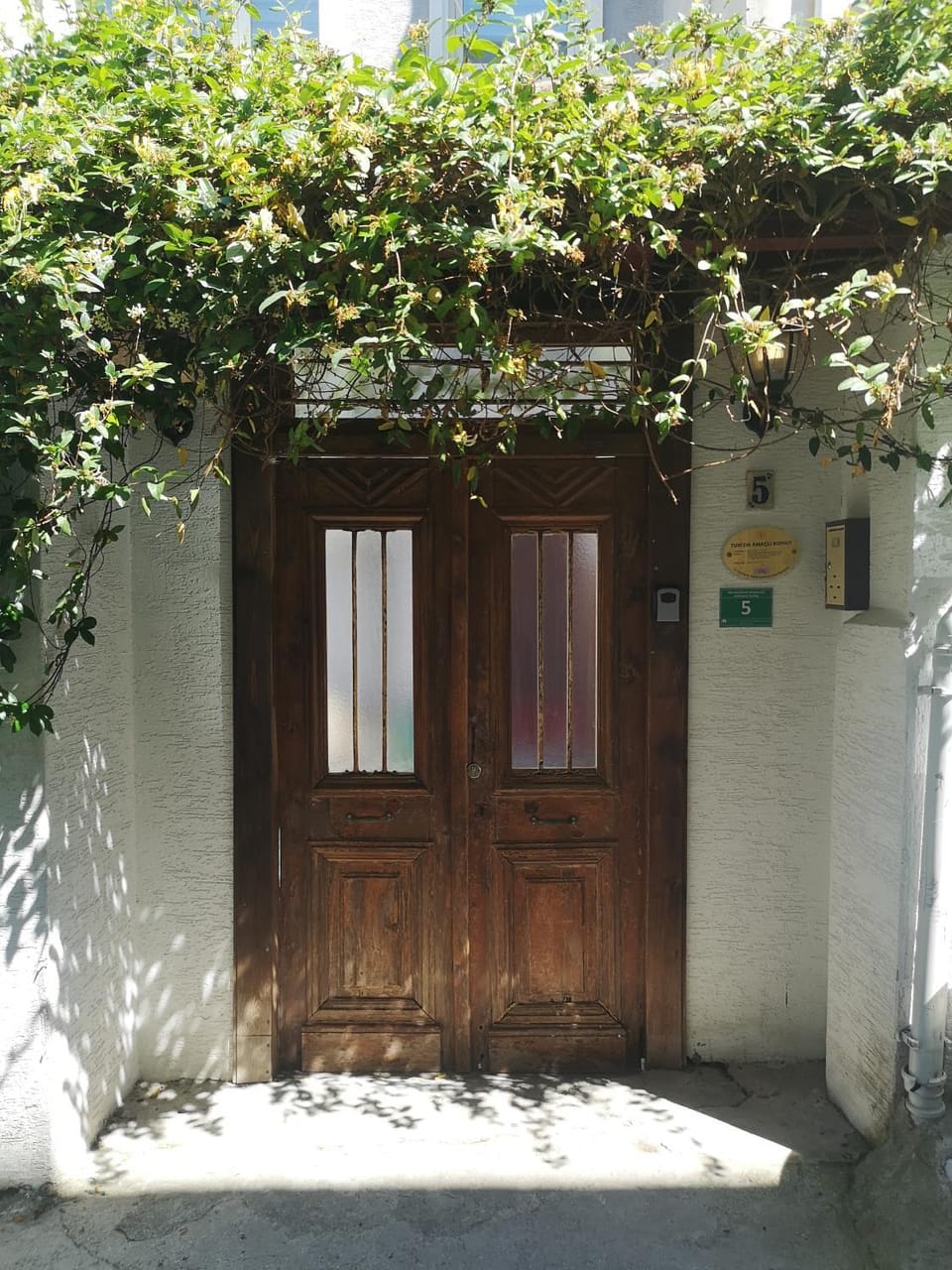 Facade/entrance
