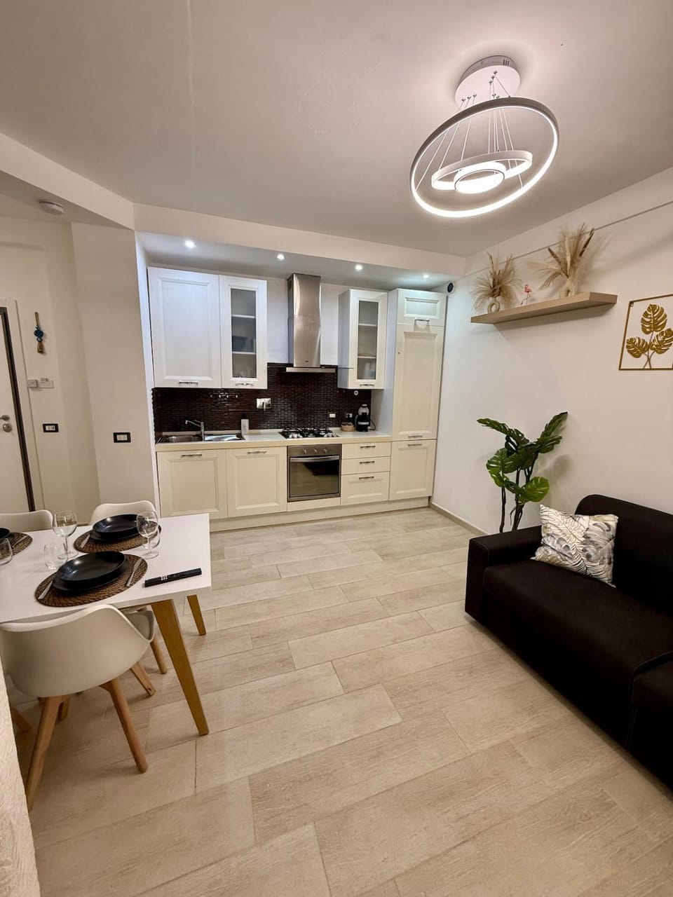 Kitchen or kitchenette, Living room, Seating area